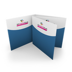 Faltblatt bedruckt gefalzt auf Quadrat 120 cm x 120 cm vertikaler Doppelparallelfalz 8-seitig