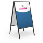 Kundenstopper STANDARD 50 x 70 cm, 32mm Rahmen (Schwarz), mit Postertasche, mit Plakaten