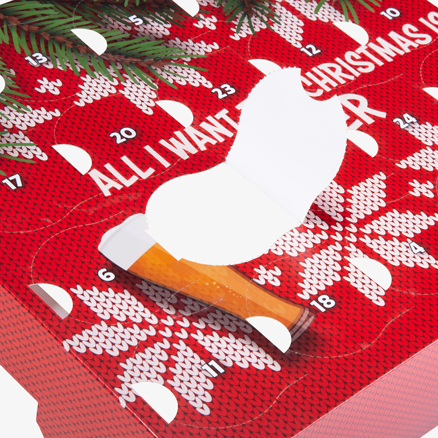 Detailansicht Bierkasten-Adventskalender, mit 24 vorgestanzten Türchen