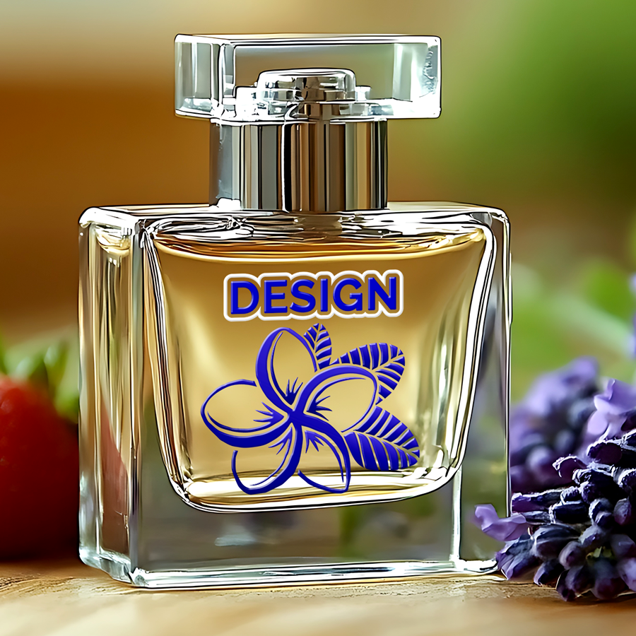 Blauer UV-DTF-Aufkleber in freier Größe mit Blumendesign auf Parfumflasche stehend auf einem Tisch