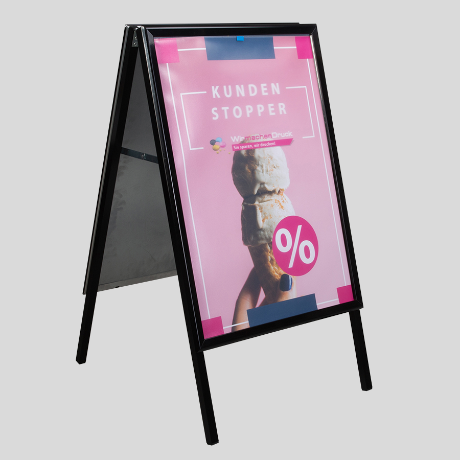 Schwarzer Standard-Kundenstopper blackline mit 4/0-farbig bedrucktem Plakat