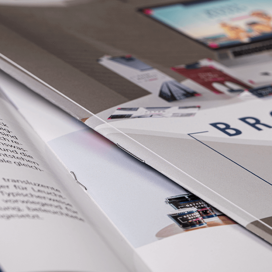 Broschüren mit Drahtheftung als Druckprodukt für Selfpublishing und Verlage