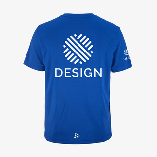 Blaues Craft-Herren-Funktionsshirt Squad Go Function Tee in der Rückenansicht mit individuellem Druckmotiv auf dem Rücken und am Arm