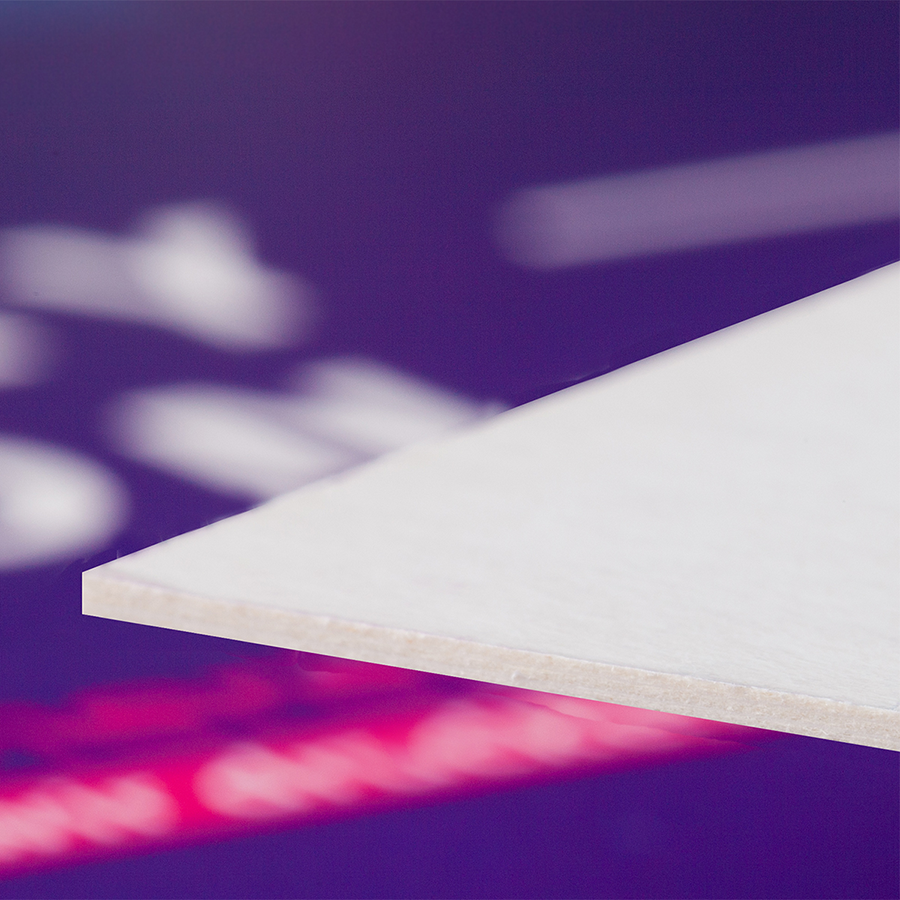 Detailansicht eines Displaykartons für den Innenraum, hochwertig bedruckbar