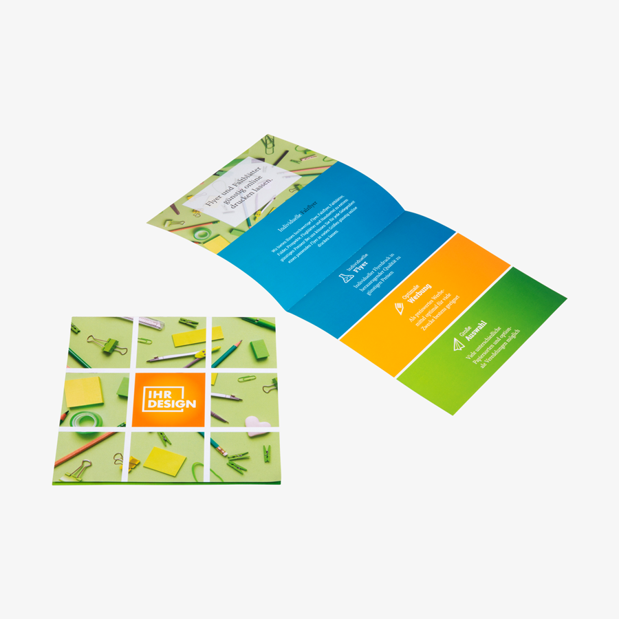 Individuelle 4-seitige Flyer mit horizontalem Einbruchfalz (quadratisch), plano und gefalzt