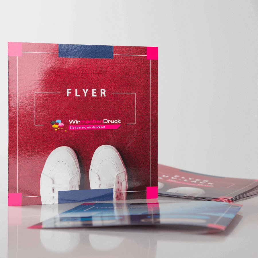 Aufgestellter Flyer veredelt mit vollflächigem UV-Lack