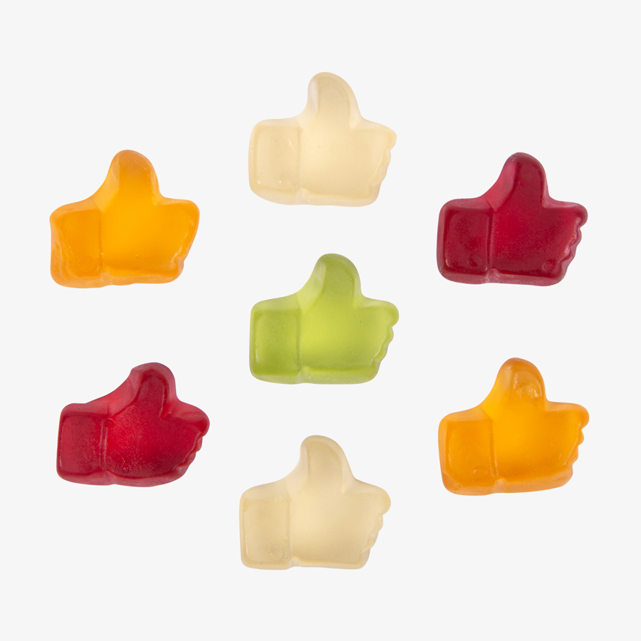 Leckere Fruchtgummi-Daumen, farblich und geschmacklich gemischt