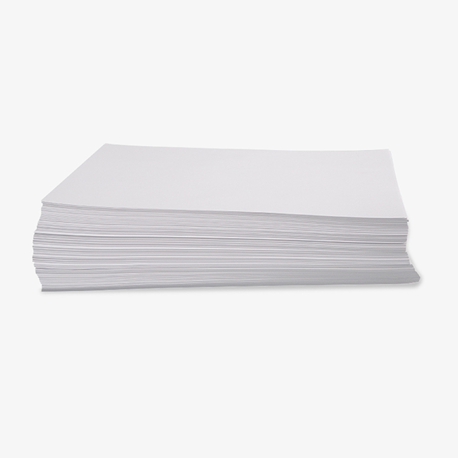 Stapel von Kopierpapier aus hochwertigem Naturpapier und im DIN-A4-Format