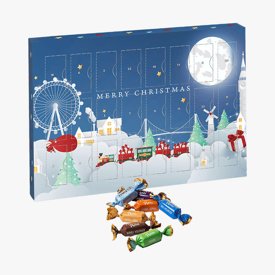 Vollfarbig bedruckter Adventskalender zum Aufhängen mit merci Petits als Füllung, seitliche Frontansicht