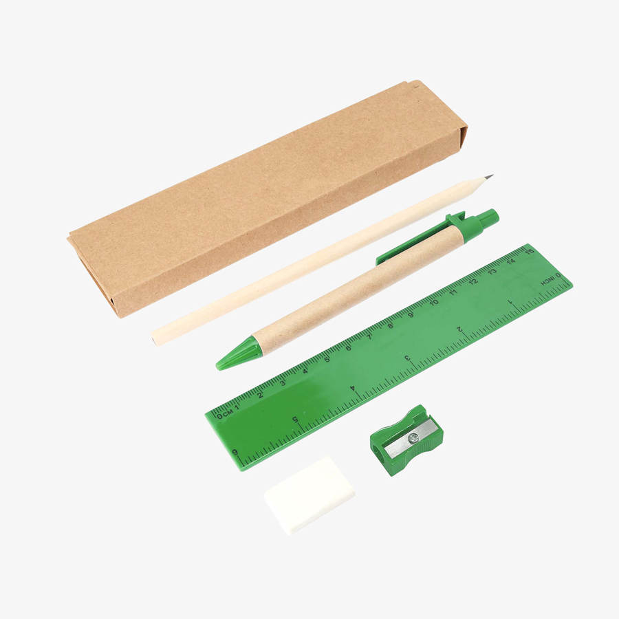 Grünes Schreibset (5-teilig), u. a. inklusive Bleistift, Lineal und Anspitzer