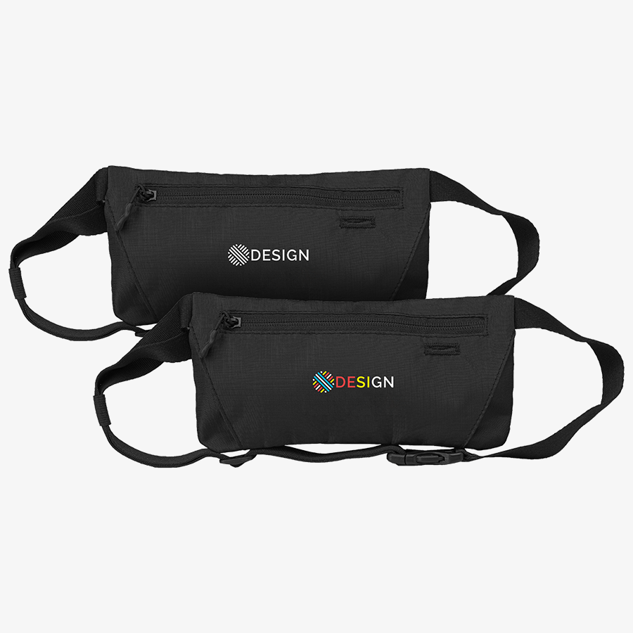 Zwei schwarze Sport-Bauchtaschen vorne bedruckt mit Logo mit Siebdruck oder Digitaltransferdruck