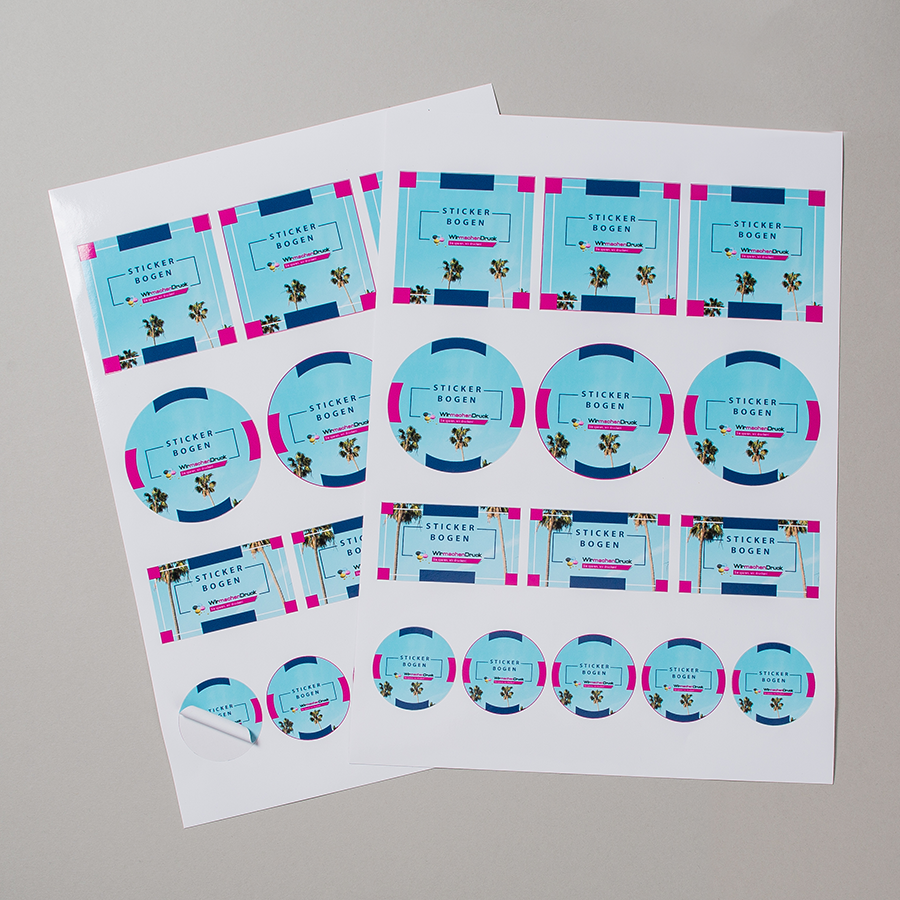 Permanent haftende Stickerbogen mit Stickern unterschiedlicher Formate