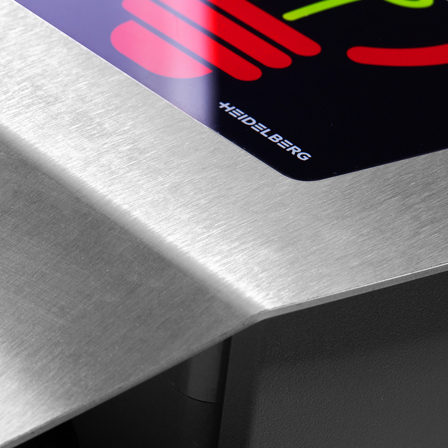 Detailansicht Wallbox Energy Control von Heidelberg, exzelllente Verarbeitung