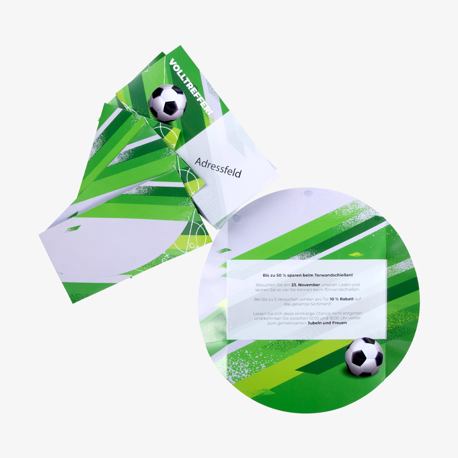 Individuelle Selfmailer rund als Fußball-Mailing zur WM, gefalzt und offen